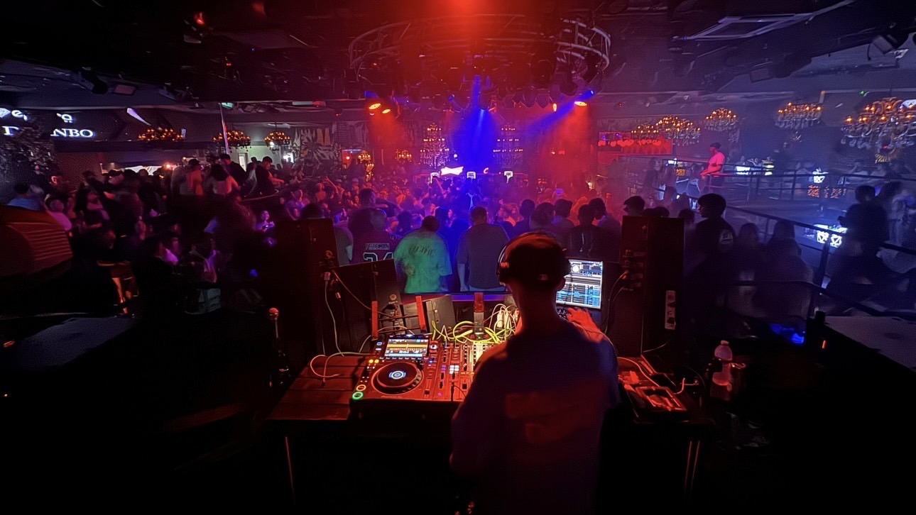 クラブスタッフ募集